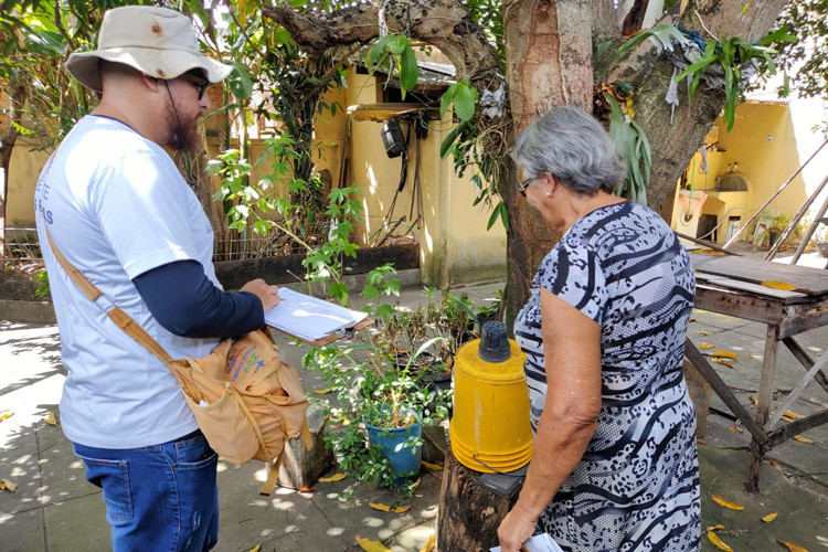 Prefeitura de Colniza realiza mutirão de limpeza e combate à Dengue